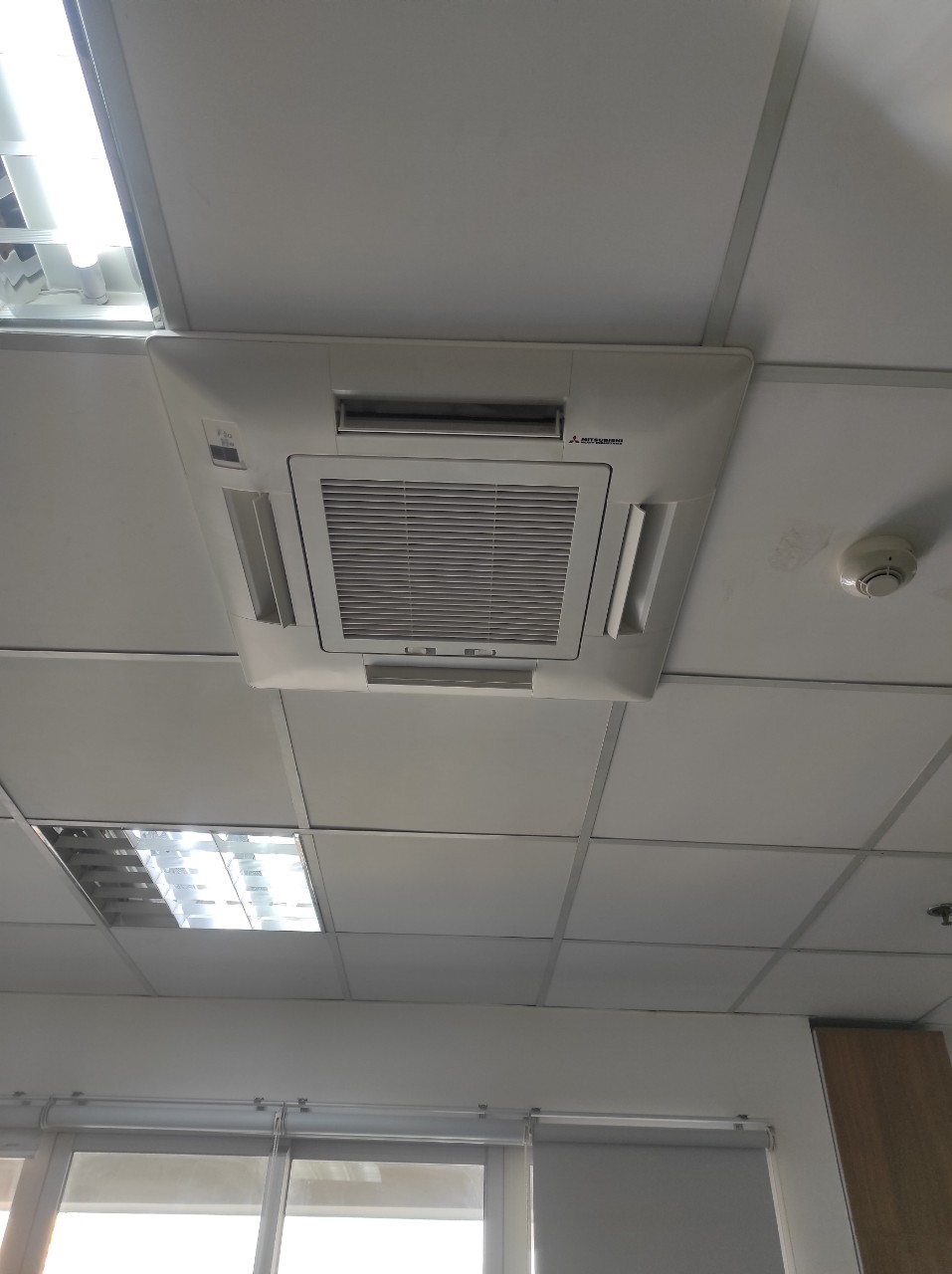 Vệ Sinh Máy Lạnh âm Trần Tại Bến Tre